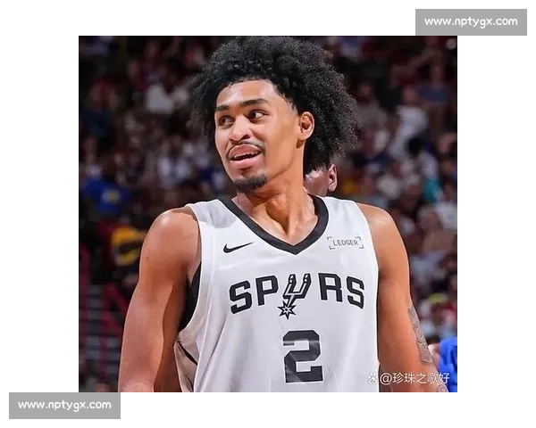 19 岁破 79 年纪录!马刺榜眼哈珀:替补席藏不住的珍宝 19 岁破 79 年纪录!马刺榜眼哈珀:替补席藏不住的珍宝